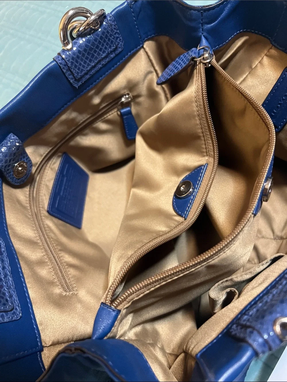 Penelope Blue Leather Coach turn-Lock Shoulder Bag